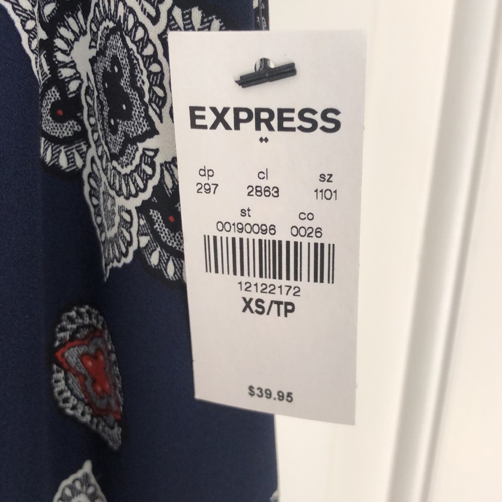 Express Tank Top - Picture 4 of 4